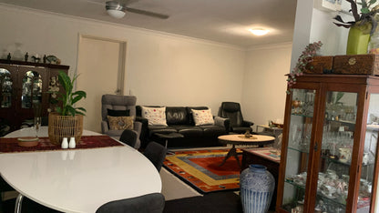 Brisbane St. Lucia 4067 - VIP Hosting - Own Private Bathroom and Healthy Meals daily